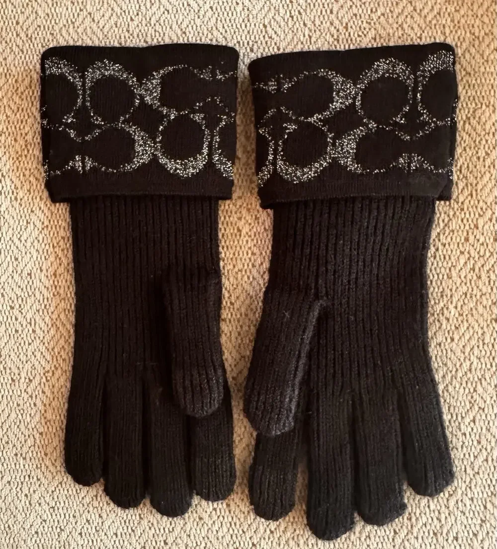 Coach Limited Edition Knit Logo Casual Glove Merino Wool Blend Black Touchscreen